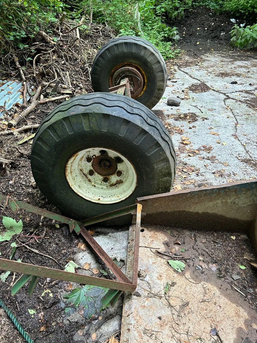 Wheels & muck spreader - Image 4