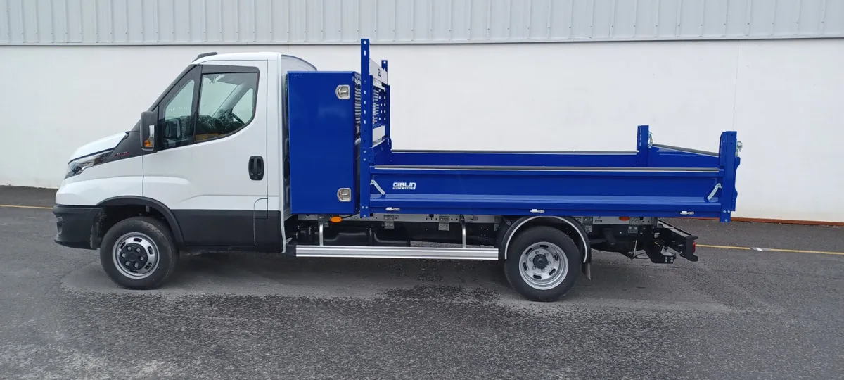 Iveco Daily 3.5ton tipper and toolbox in stock - Image 3