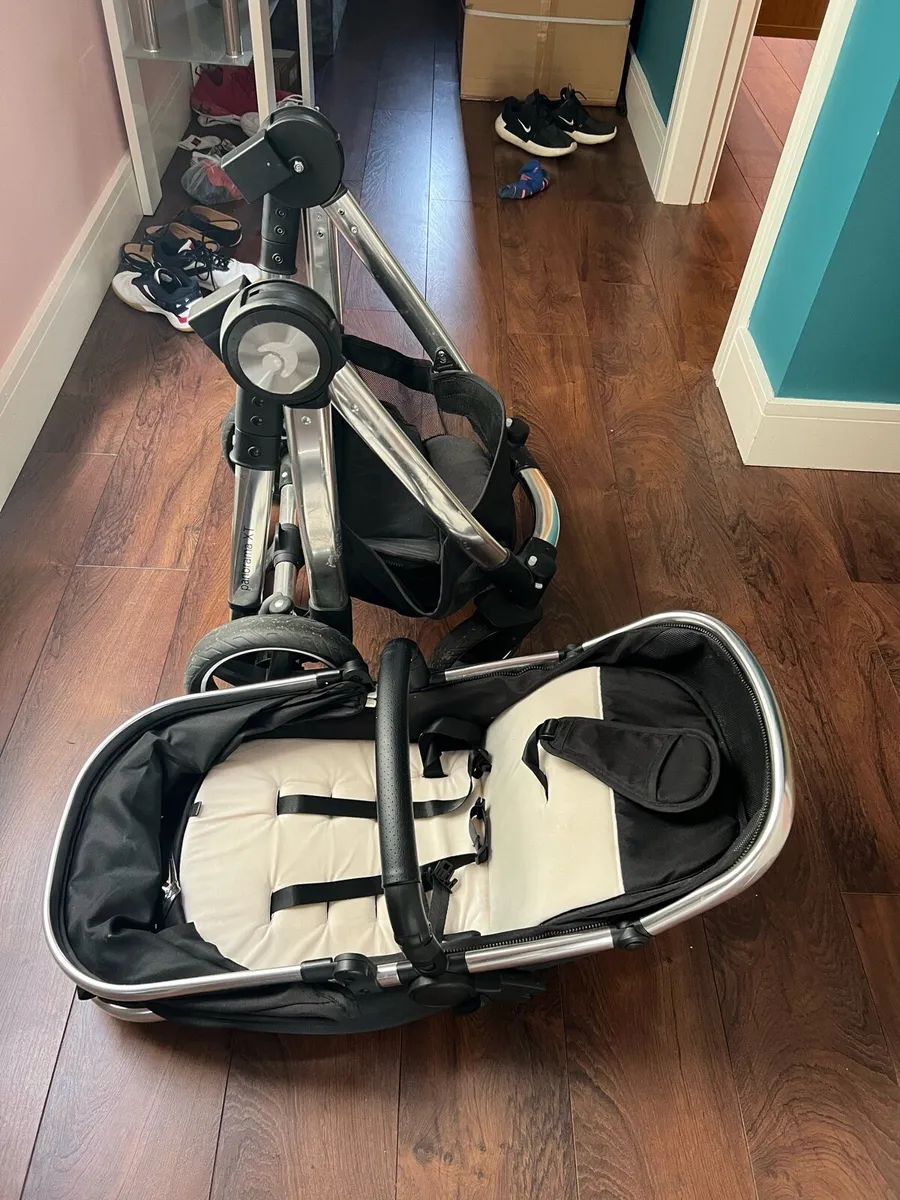 Pram, stroller and Travel stroller combo - Image 1