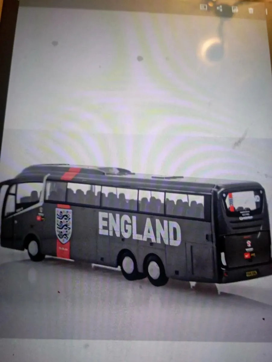 OXFORD 1-76  SCALE   IRiZAR I6 ENGLAND TEAM COACH - Image 4