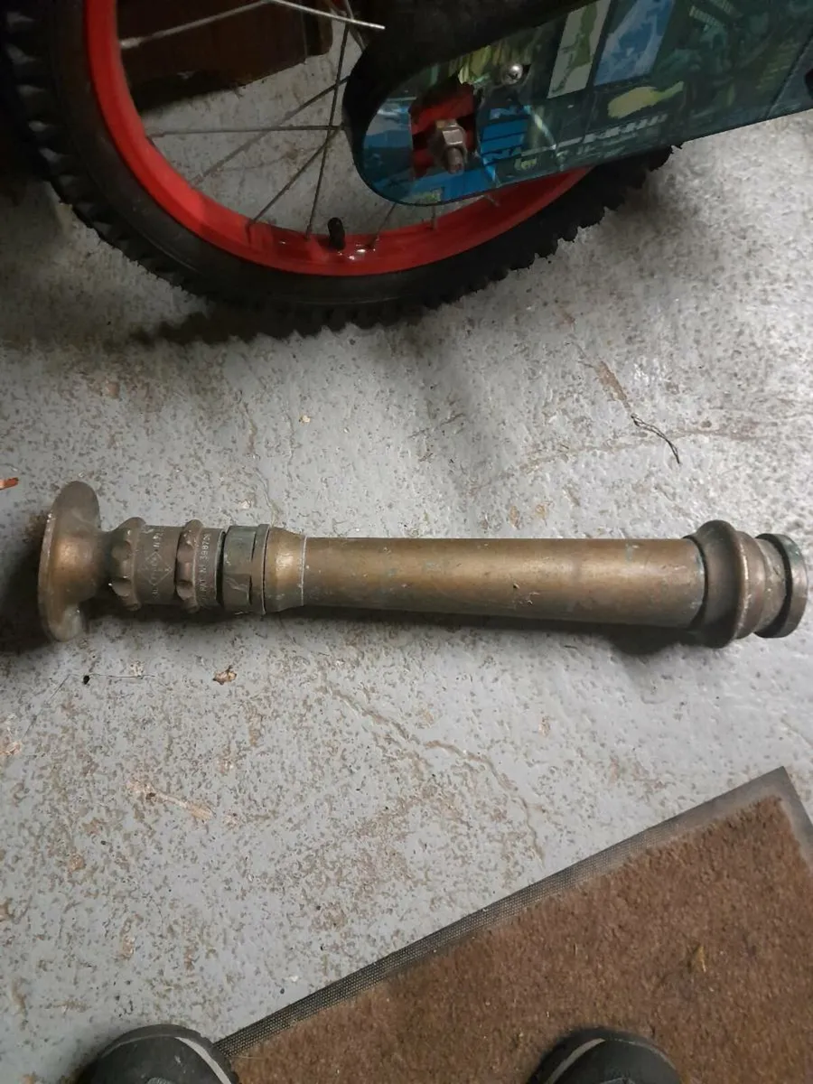 Old brass nozzle - Image 1
