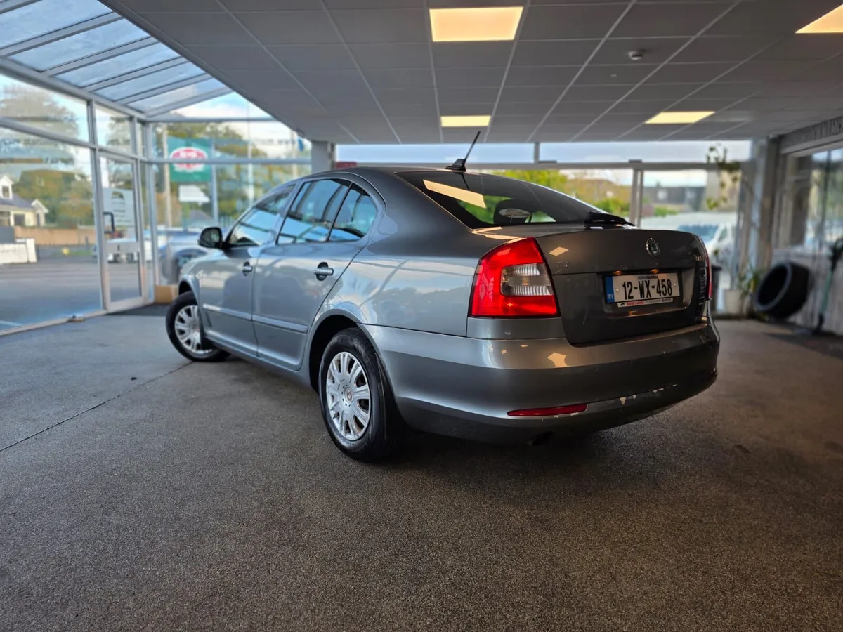 Skoda Octavia 1.6 tdi Ambition 2012 - Image 3