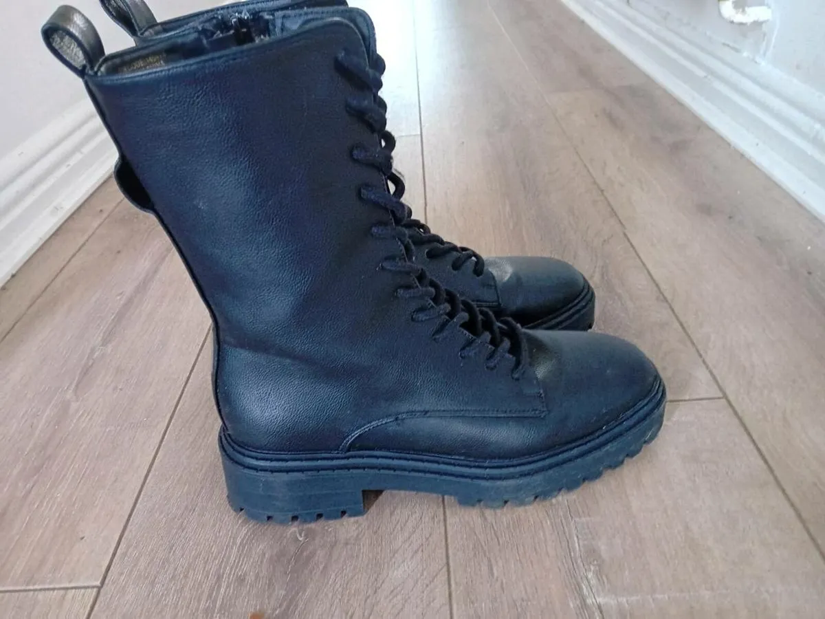 Ladies Boots 5/38 - Image 1