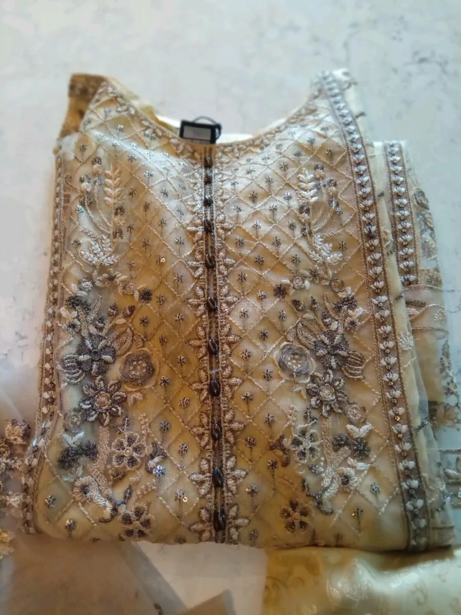 Indian dress - Image 2