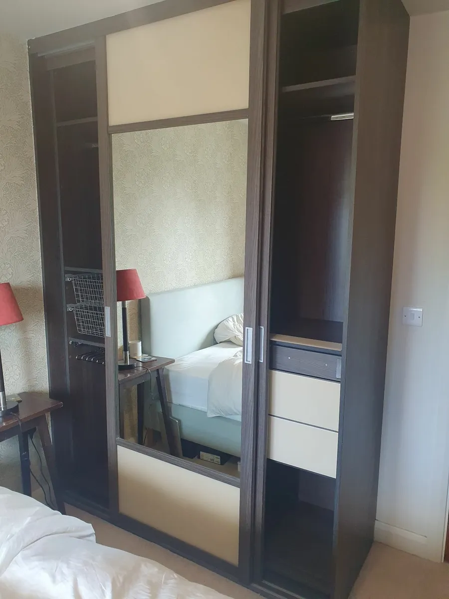Slide wardrobe - Image 3