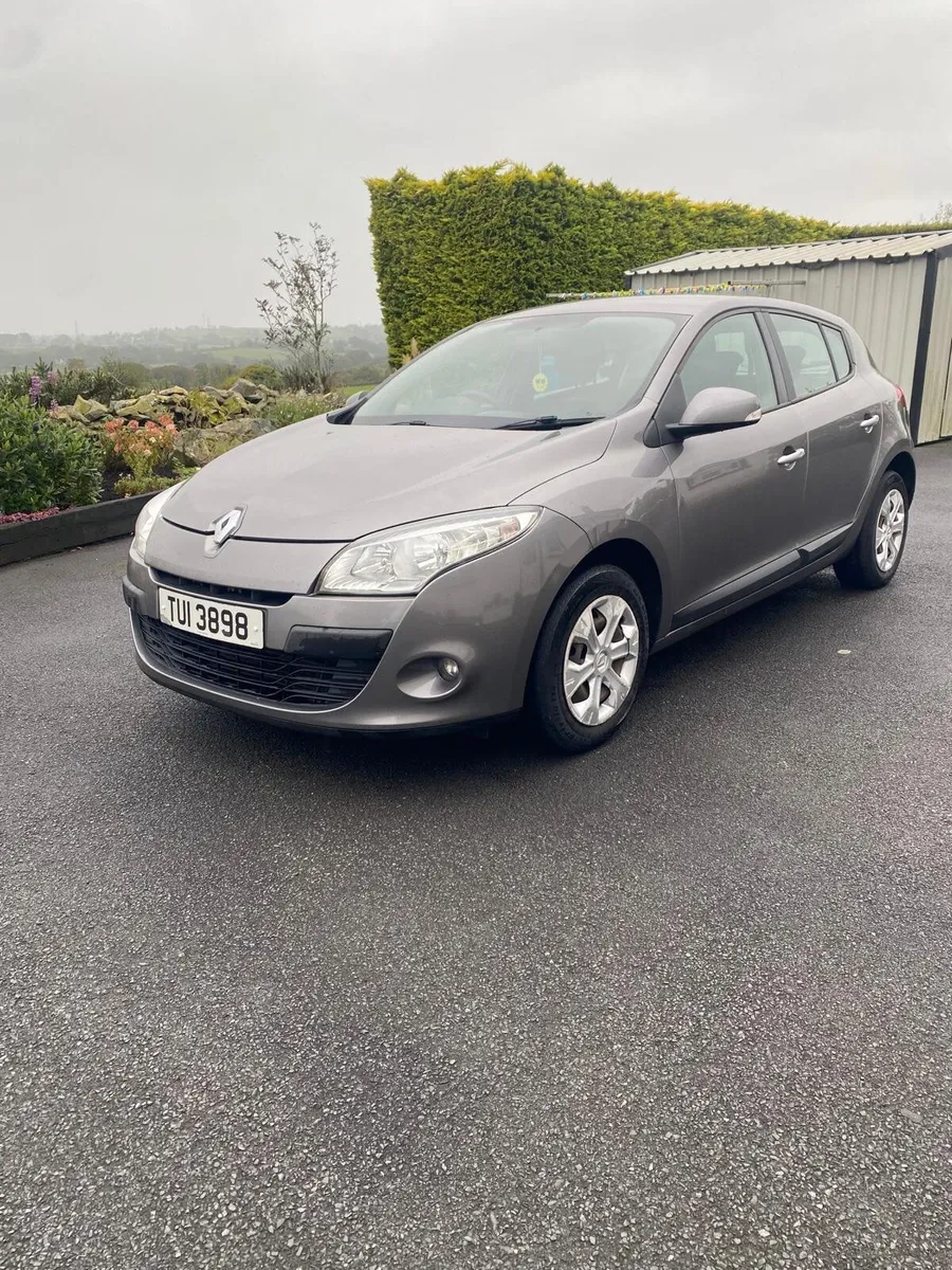 Renault Megane 2011 - Image 1