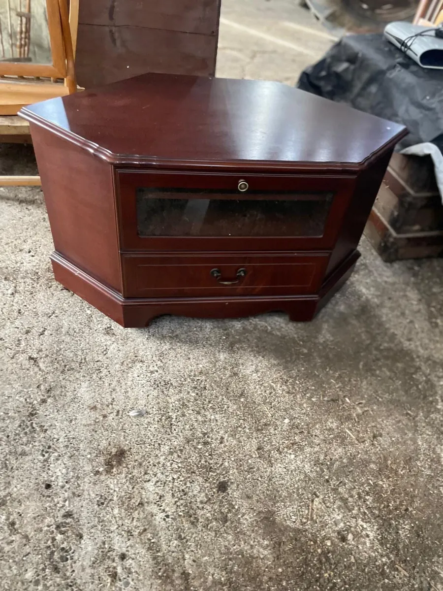 TV unit - Image 1