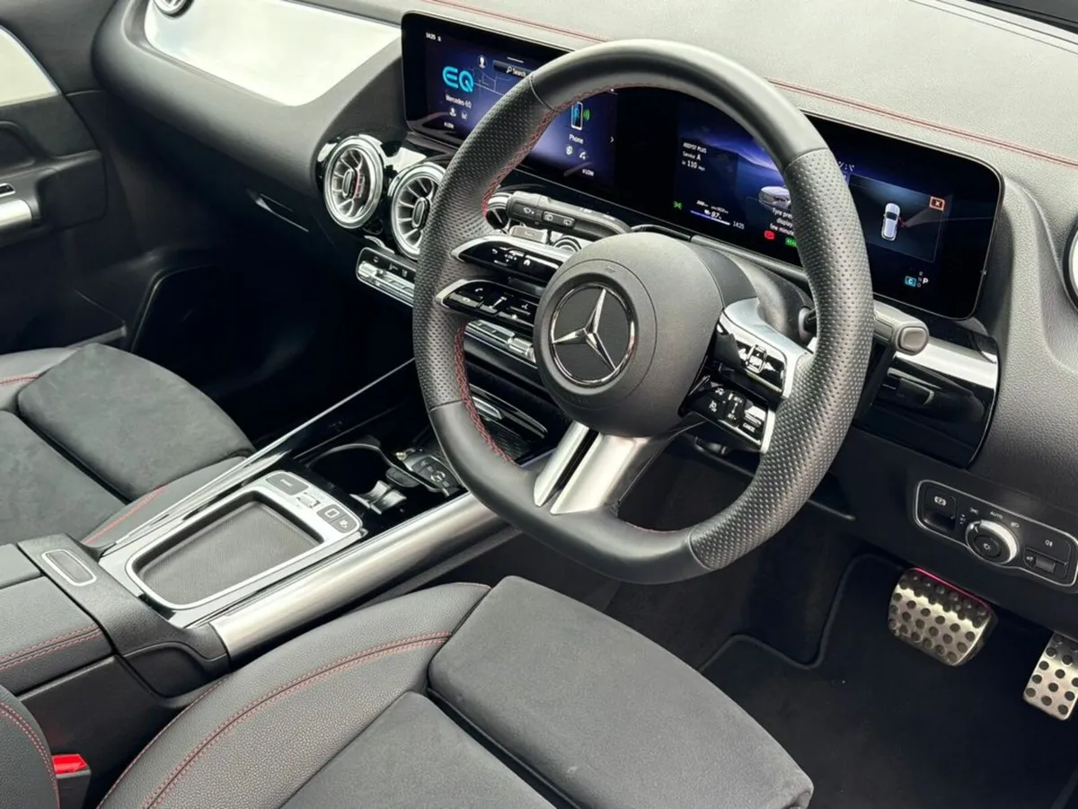 Mercedes-Benz EQA EQA 250+ PREMIUM PLUS, PAN ROOF - Image 4
