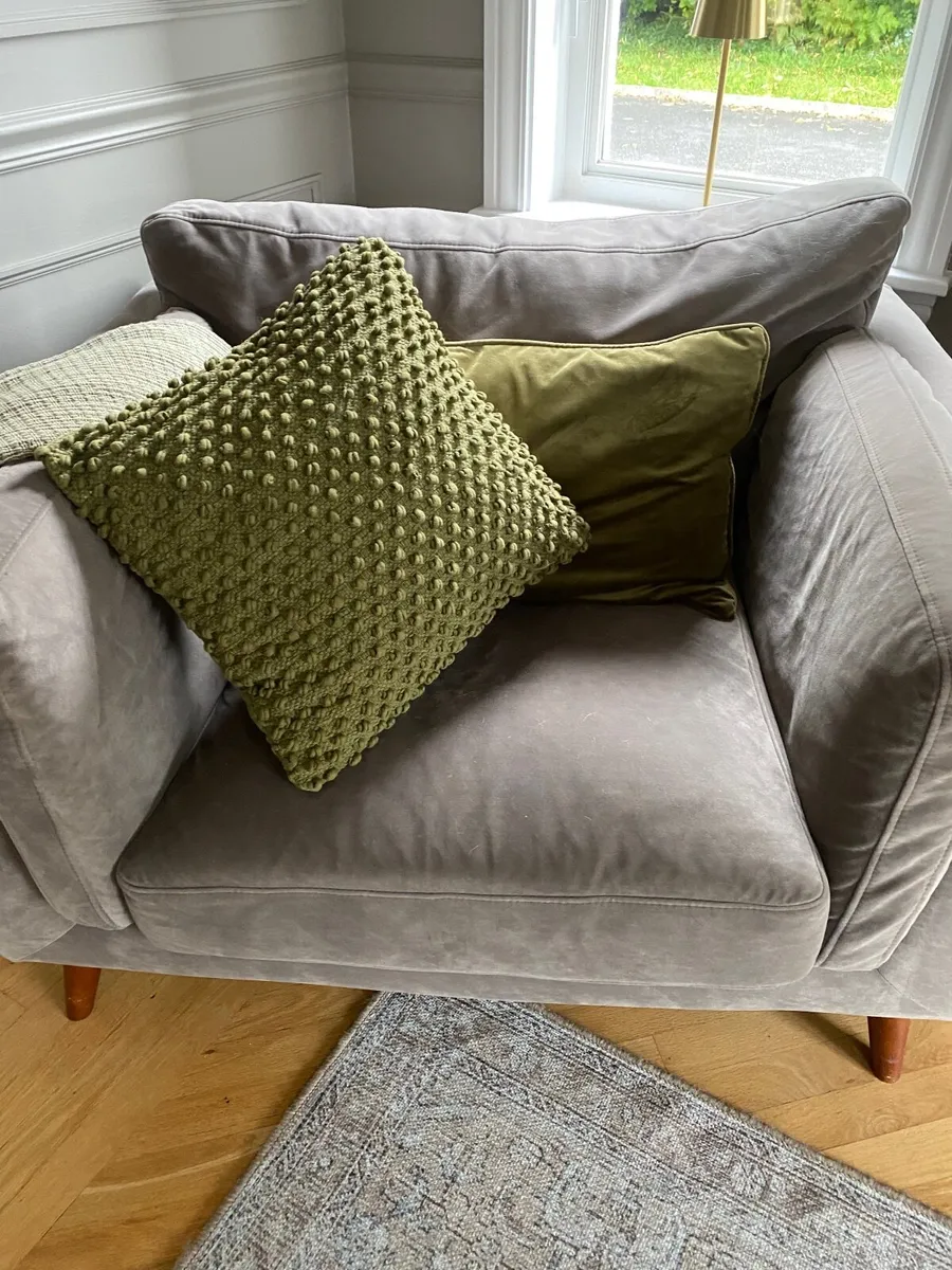 Armchair - Image 1