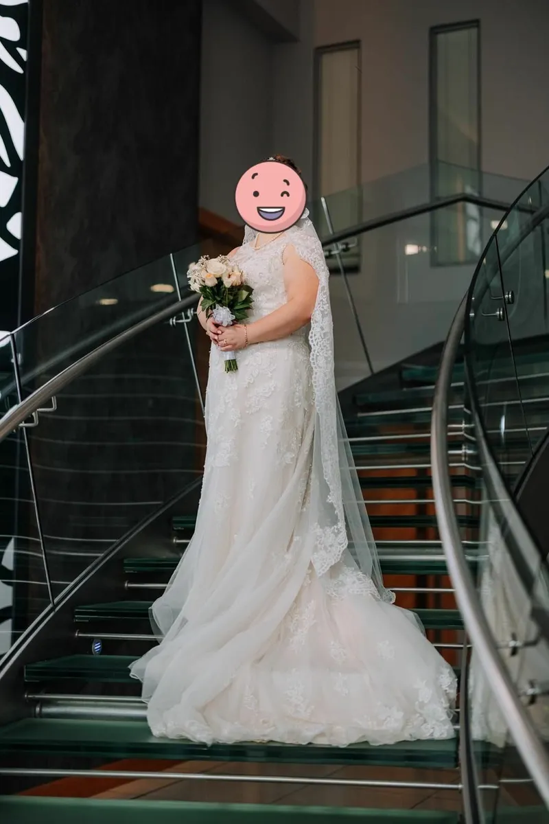 Wedding dress - Image 1
