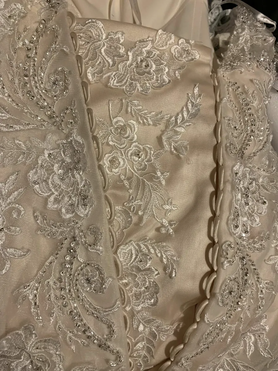 Wedding dress - Image 3
