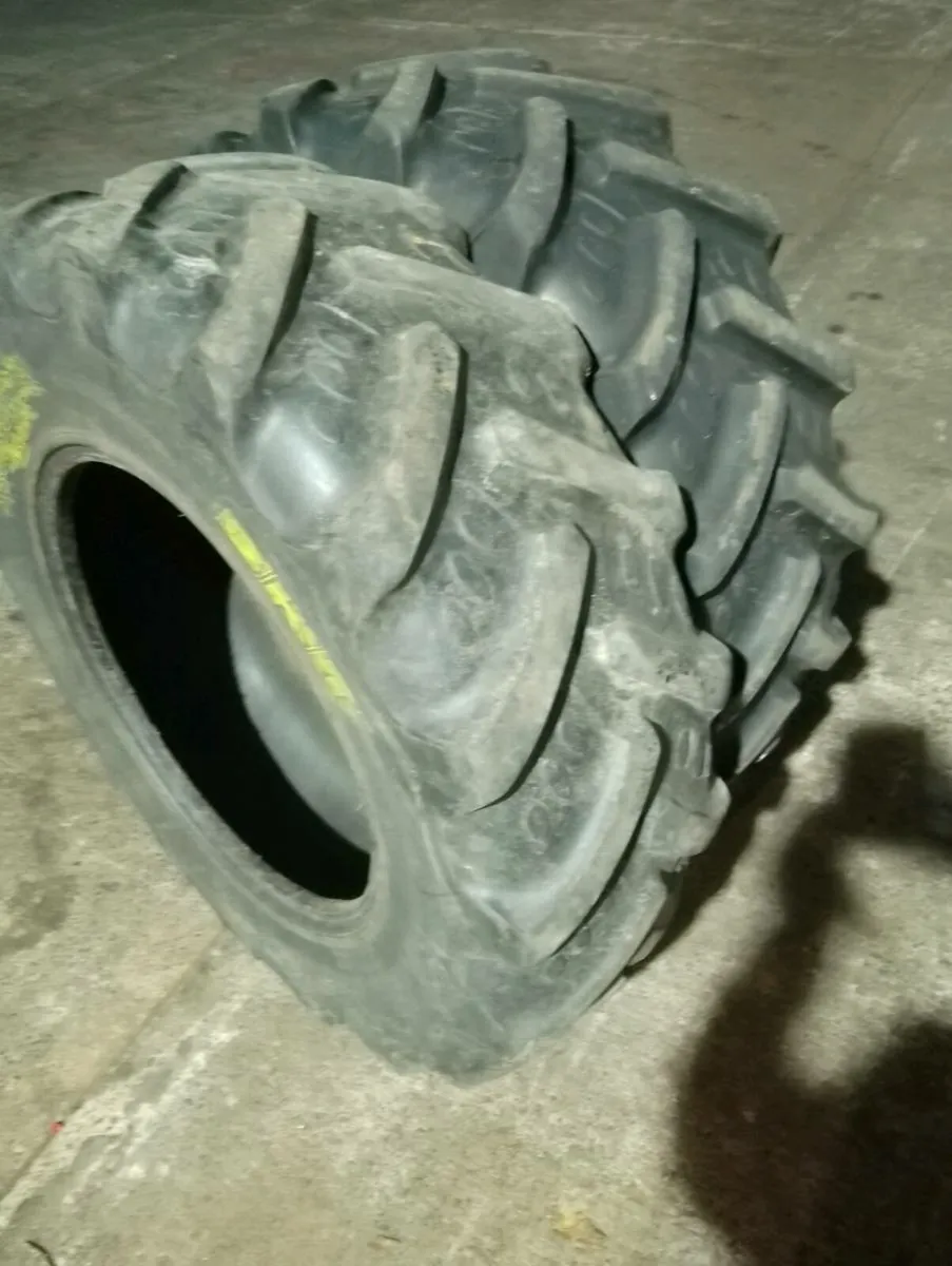 Tyres Pair of BKT 340/85R24 13.6R24 40% - Image 2
