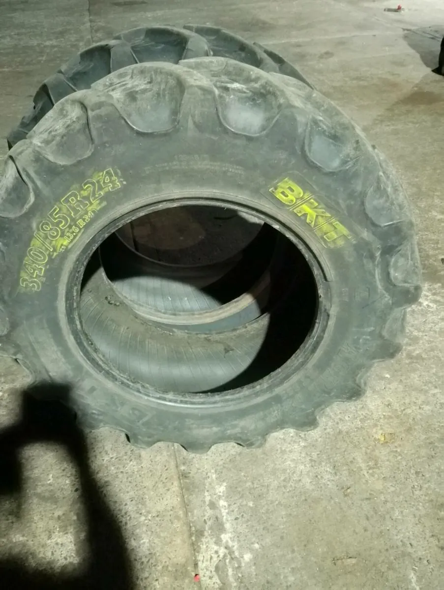 Tyres Pair of BKT 340/85R24 13.6R24 40% - Image 3