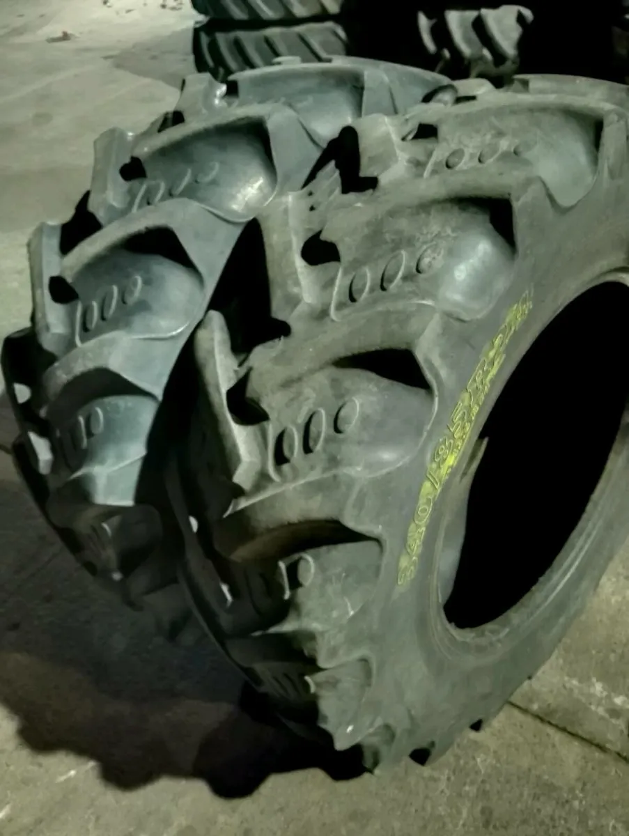 Tyres Pair of BKT 340/85R24 13.6R24 40% - Image 4