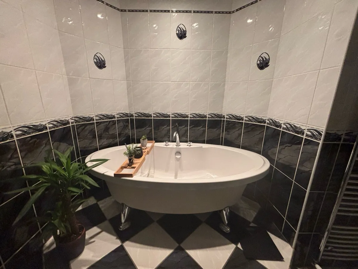 Freestanding Bath - Image 4