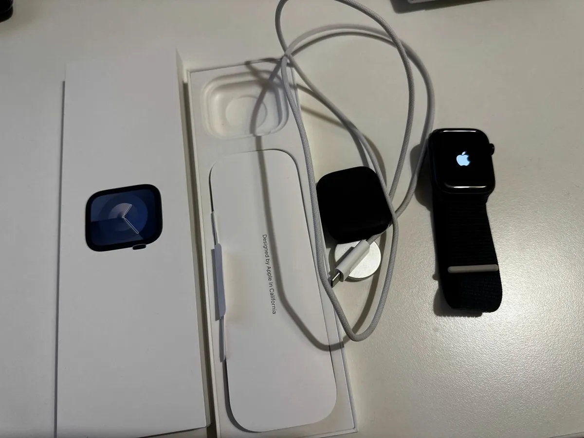 Apple Watch Series 9 45mm Midnight Al Midnight SL - Image 4