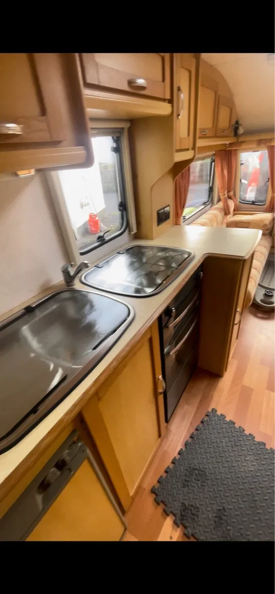 Elddis Elusion 6 berth caravan - Image 2