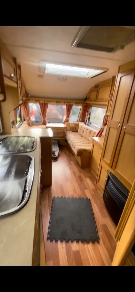 Elddis Elusion 6 berth caravan - Image 3