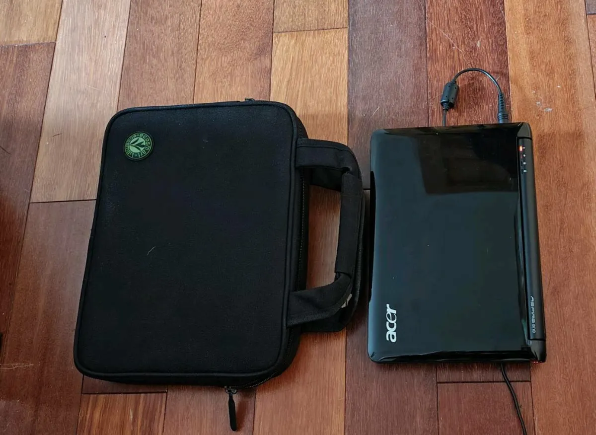 Acer Aspire One ZG5 - Image 2