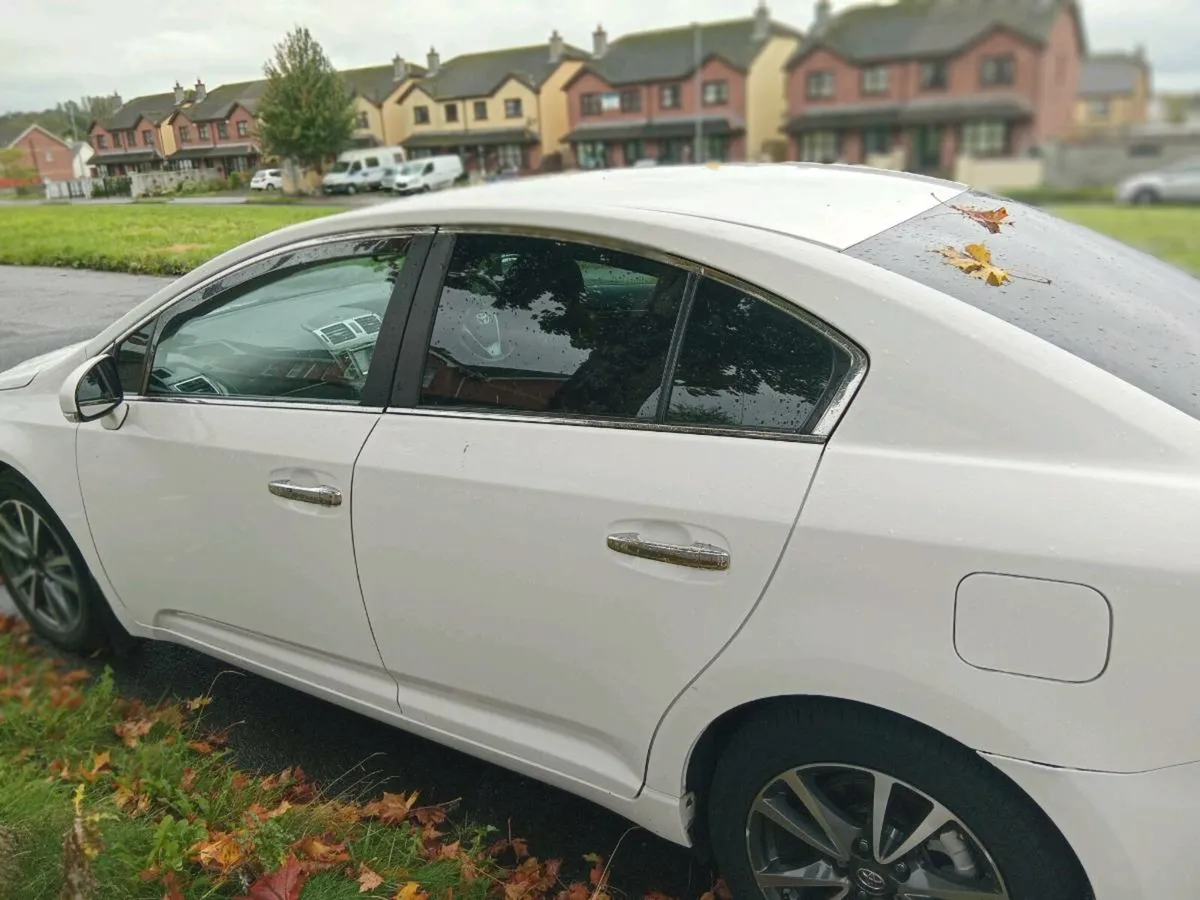 Toyota Avensis - Image 4