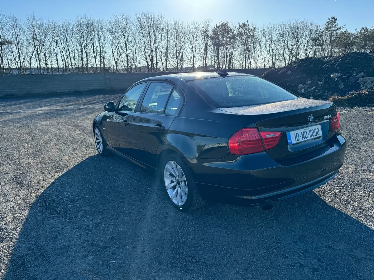 2010 e90 318D - Image 4