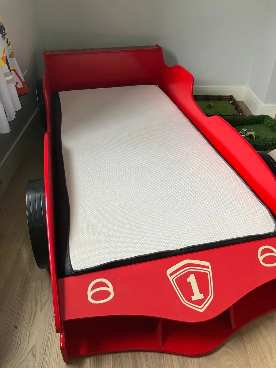 Bed - Image 3