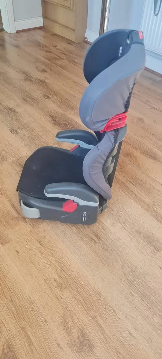 Booster carseats - Image 1