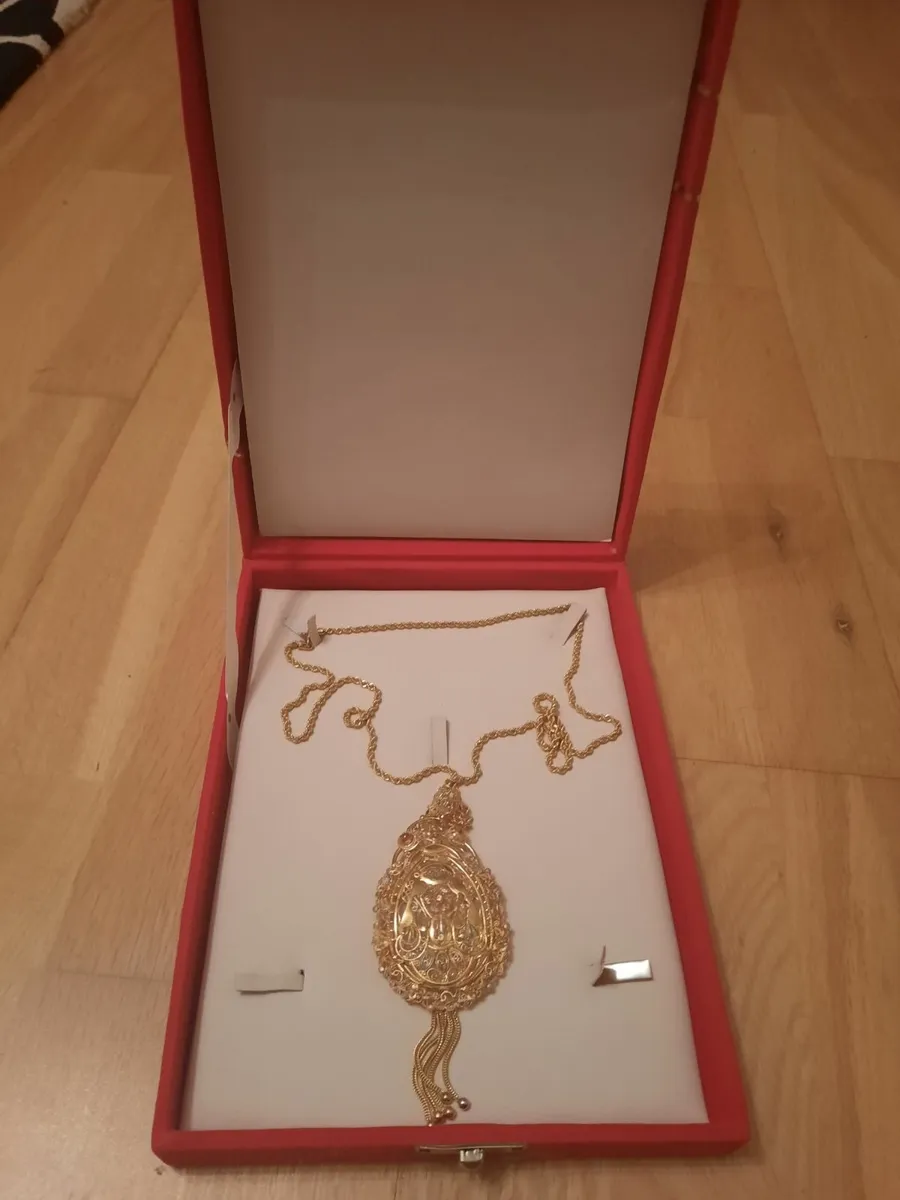 Gold pendant nicklace 21 carat weigh 34 grammes , - Image 1