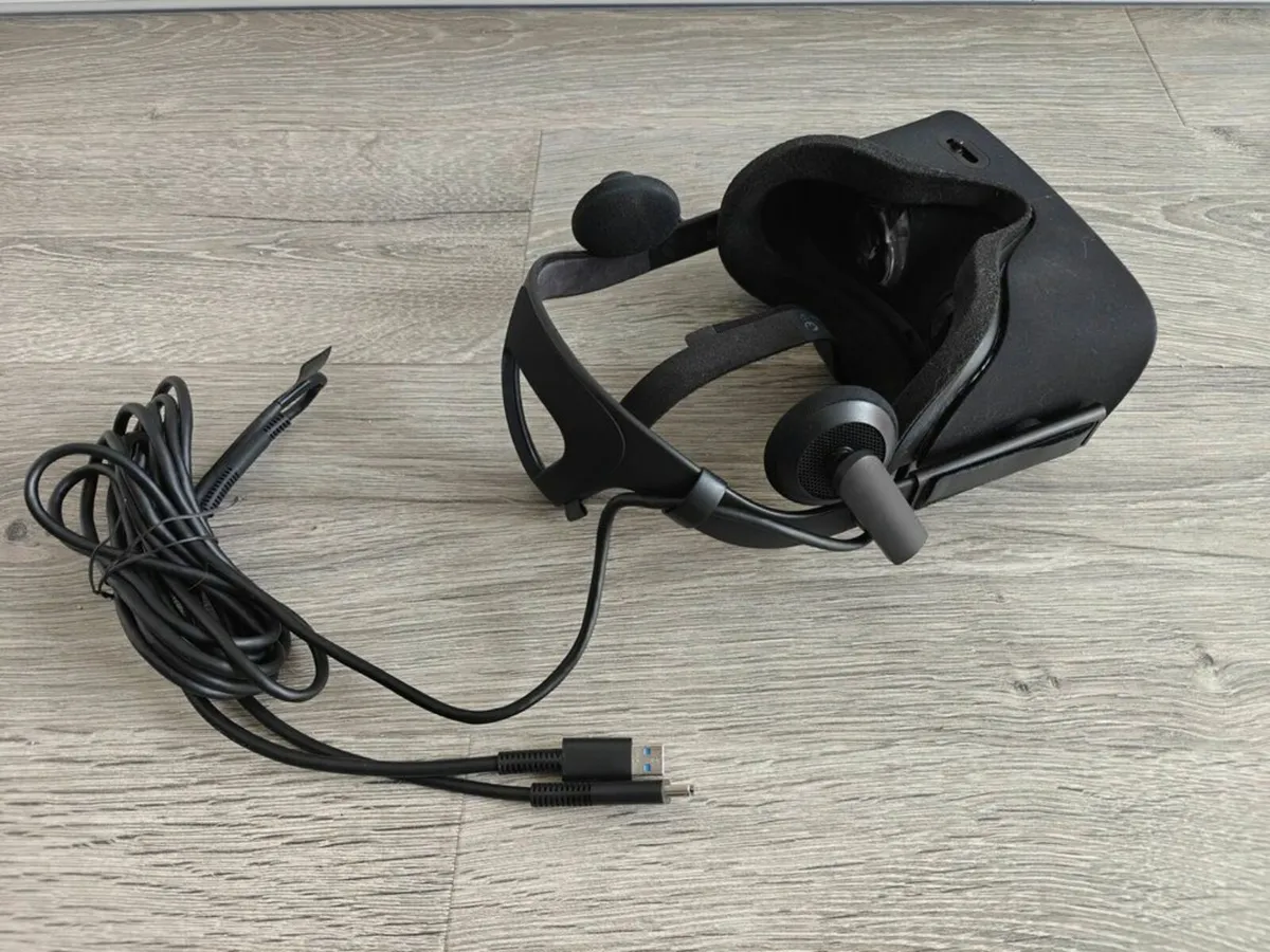 Oculus Quest 1 - 64GB VR Glasses - Image 1