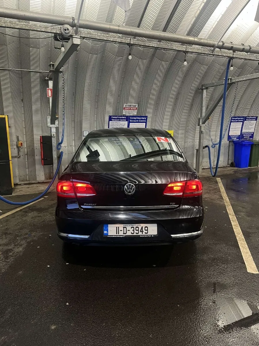 Volkswagen Passat 2011 - Image 4