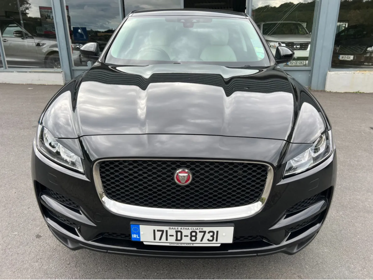 Jaguar F-Pace 2.0 D AWD PRESTIGE AUTO 2 Year Engin - Image 3