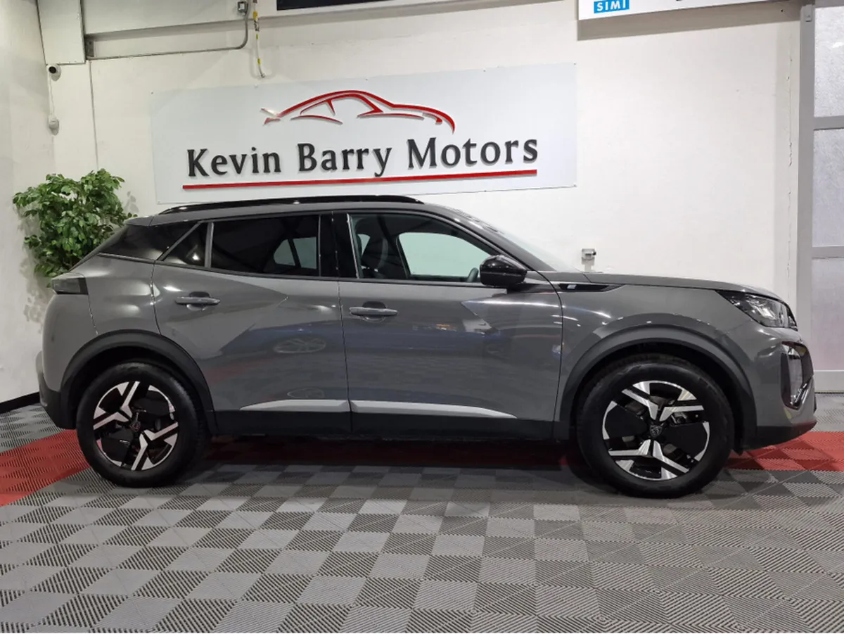 Peugeot 2008 EV ALLURE (50KWH BATTERY) AUTOMATIC * - Image 4