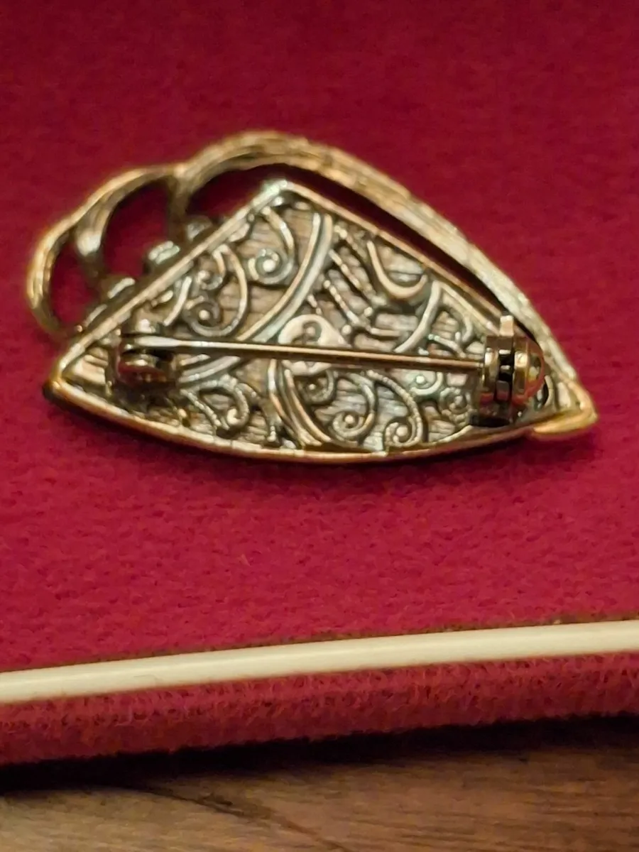 Silver brooch - Image 4