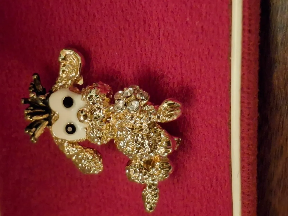 Collectable Poodle brooch - Image 2