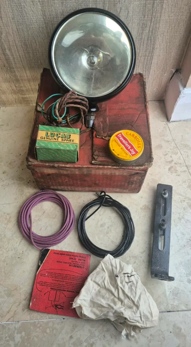 VINTAGE LUCAS FOG LAMP GOOD CONDITION 
DUBLIN15 BL - Image 4