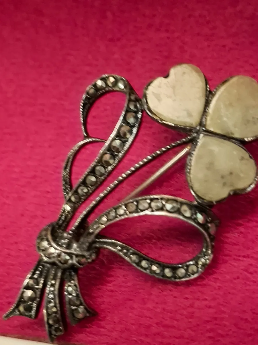 Silver shamrock brooch - Image 2