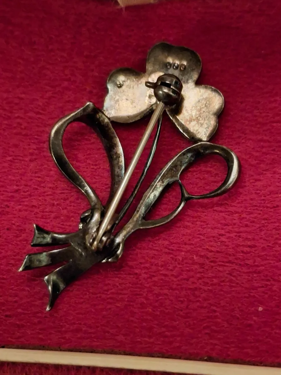 Silver shamrock brooch - Image 3