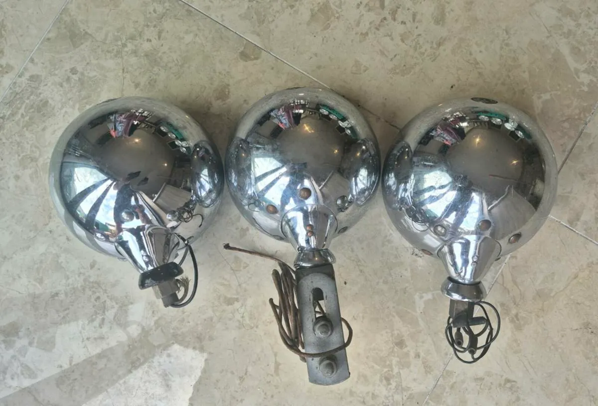 VINTAGE MARCHAL 3 SPOT FOG LAMPS GOOD CONDITION 
D - Image 2