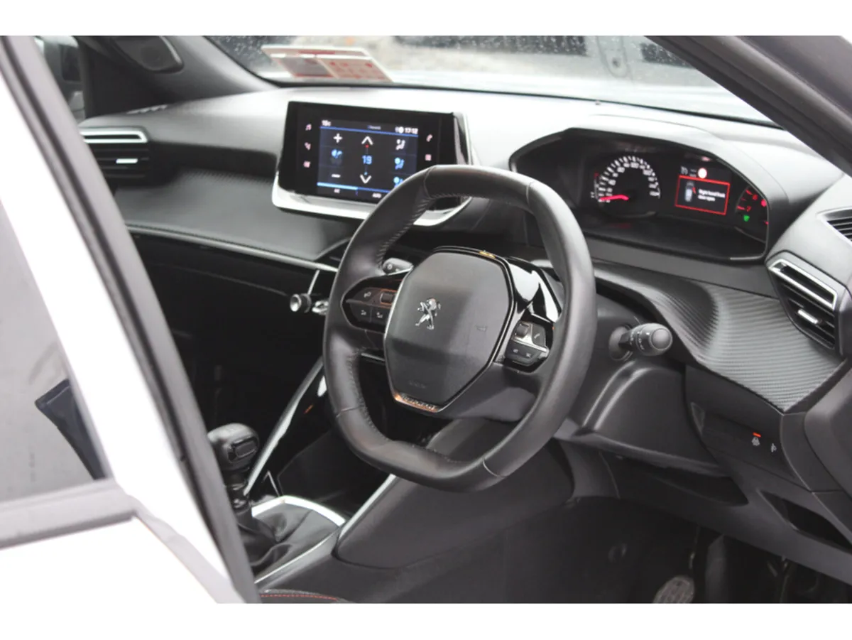 Peugeot 2008 ACTIVE 1.2 100 4DR - Image 2