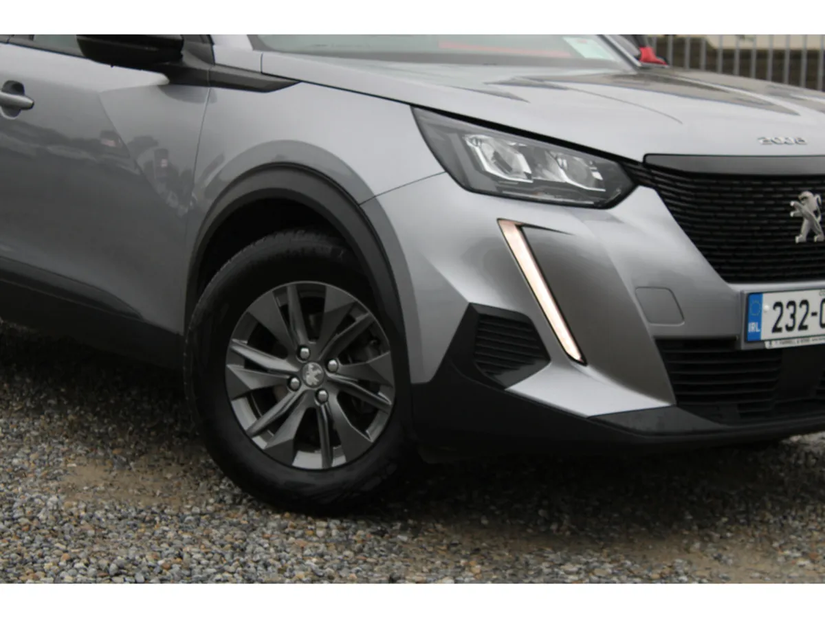 Peugeot 2008 ACTIVE 1.2 100 4DR - Image 3