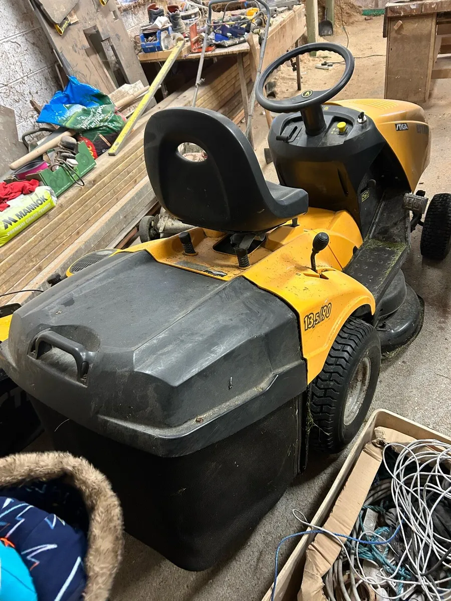 Stiga ride on lawnmower - Image 2