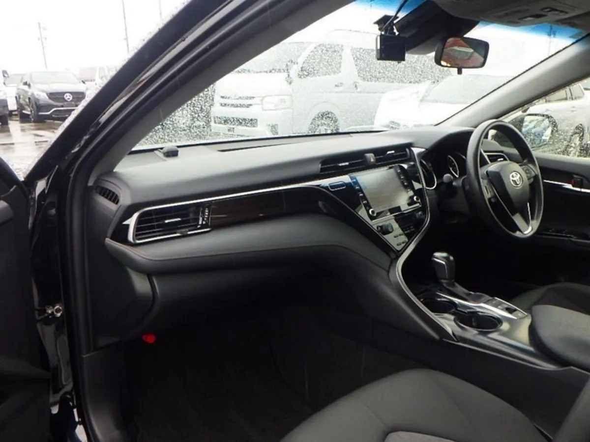 Toyota camry with taxi plate on rent - Image 4