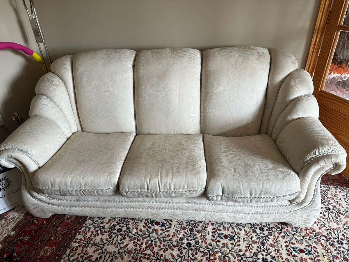 Suite of furniture - Image 2