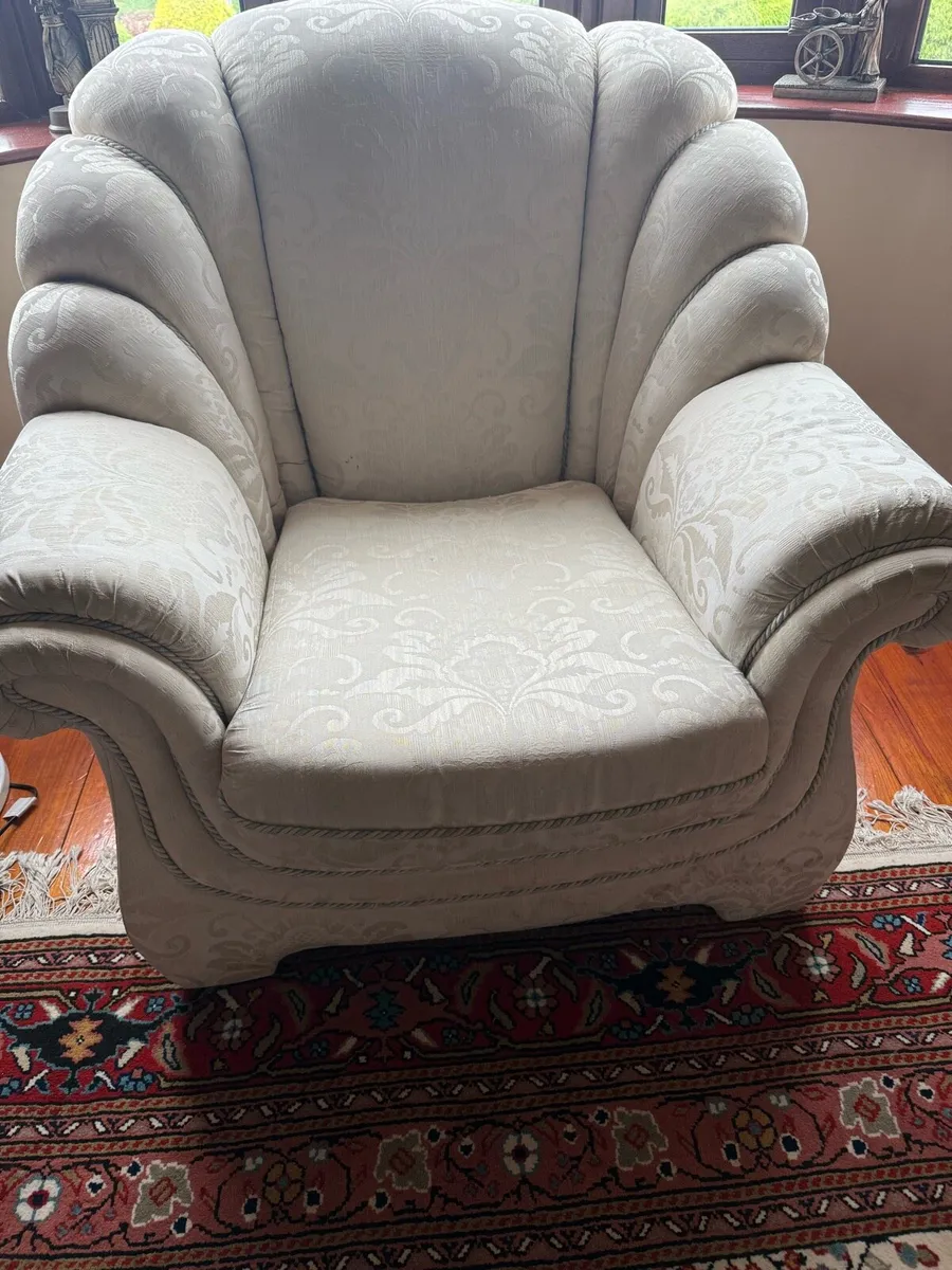 Suite of furniture - Image 3