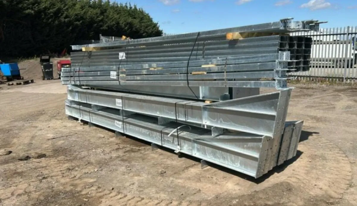 New 80 x 40' x 16'  galvanised steel portal frame - Image 2