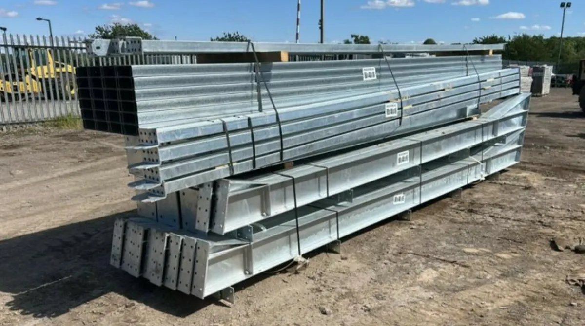 New 80 x 40' x 16'  galvanised steel portal frame - Image 3