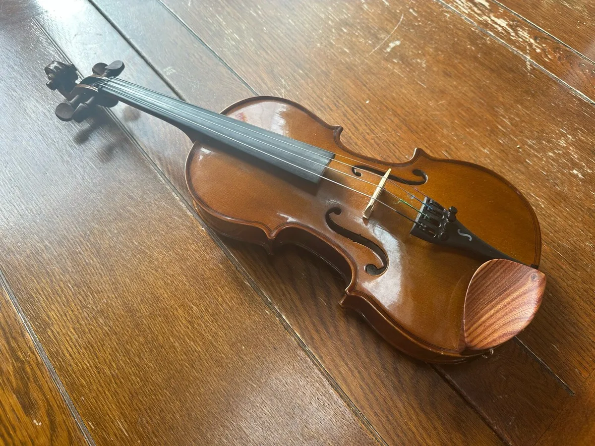 1/2 size fiddle / violin - Image 1