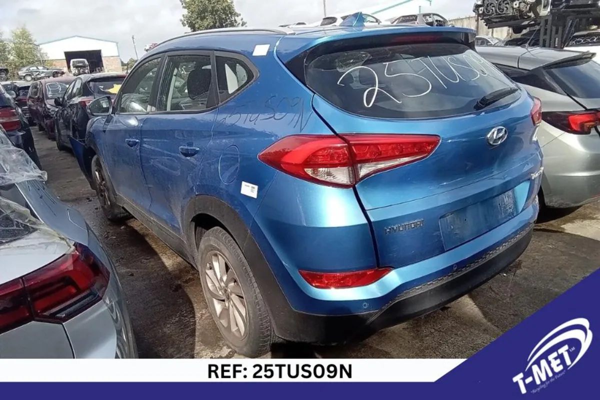 2015 HYUNDAI TUCSON BREAKING FOR PARTS - Image 3