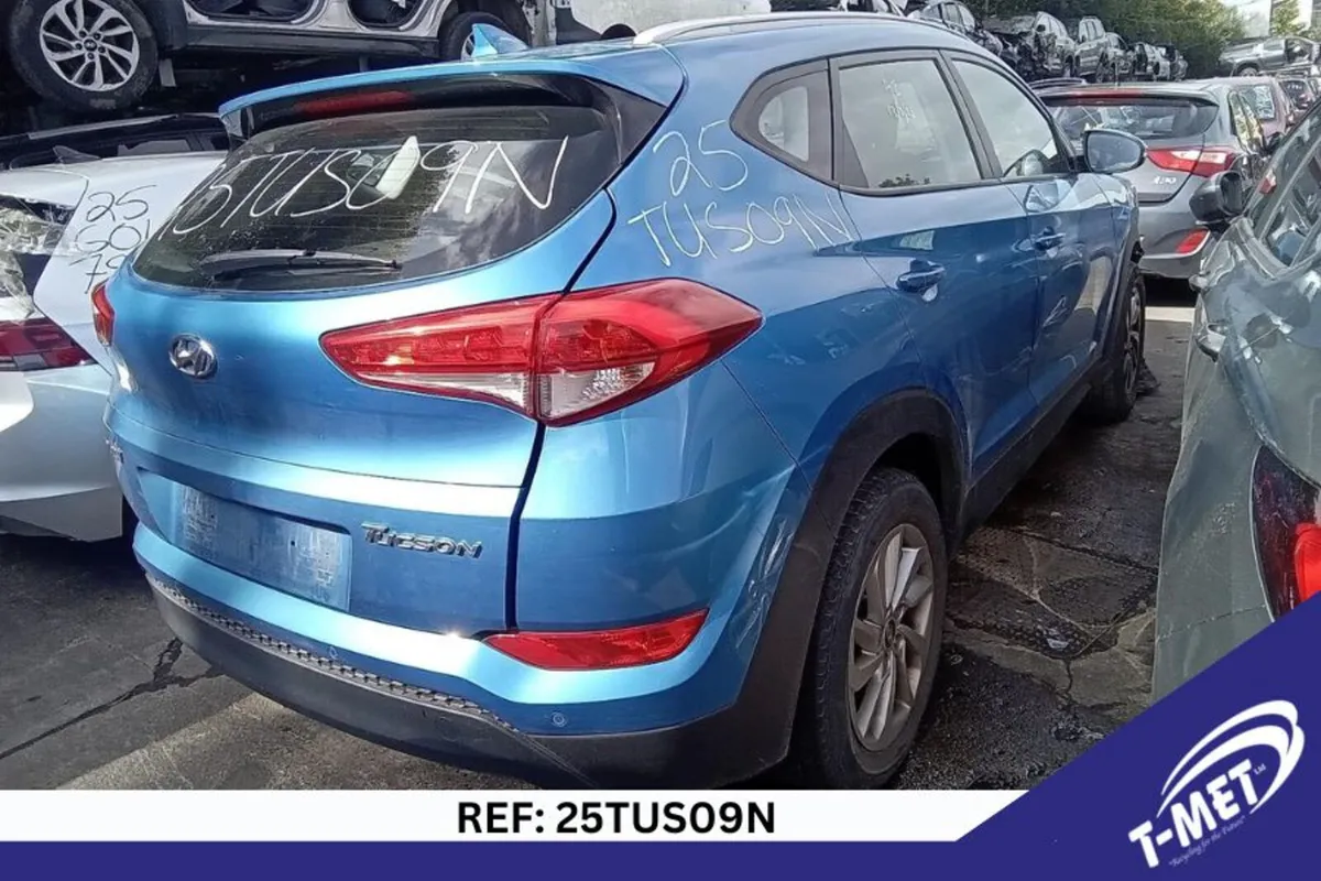 2015 HYUNDAI TUCSON BREAKING FOR PARTS - Image 1