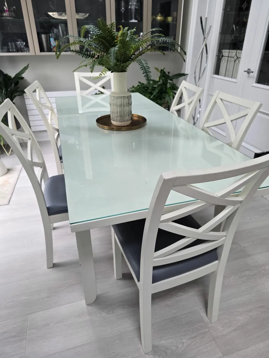 Dining Table and 6 Chairs